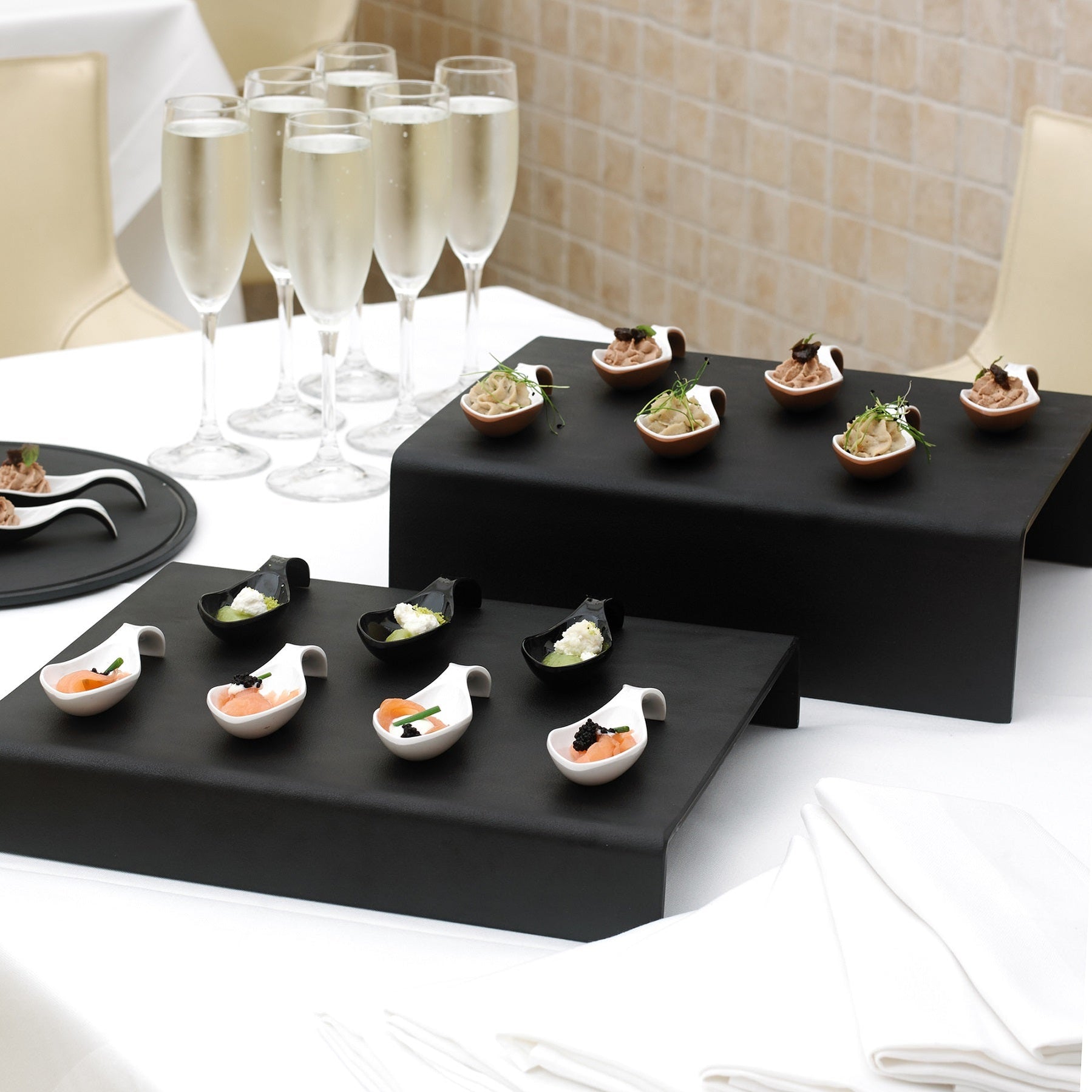 Black Acrylic Standard Riser 300x250x100mm — Dalebrook